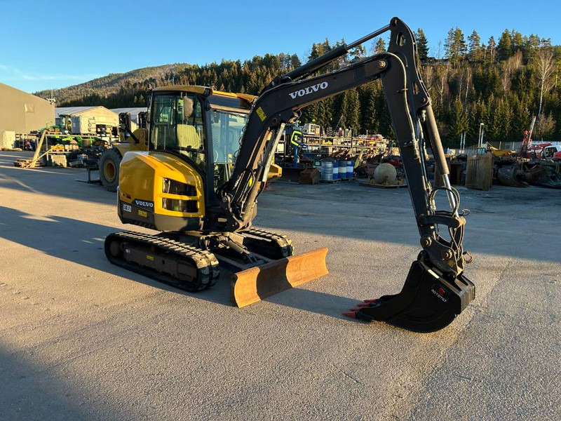 Volvo EC 35 D - Mini pelle: photos 2 Volvo EC 35 D - Mini pelle: photos 2