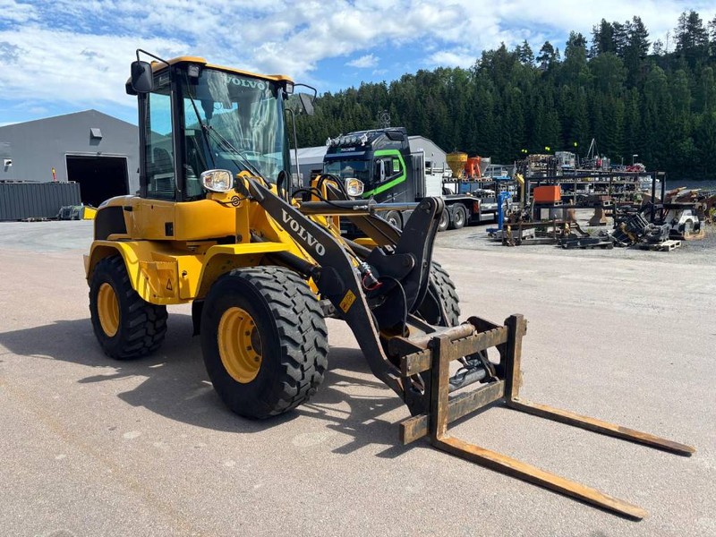Volvo L 30 GS - Chargeuse sur pneus: photos 2 Volvo L 30 GS - Chargeuse sur pneus: photos 2
