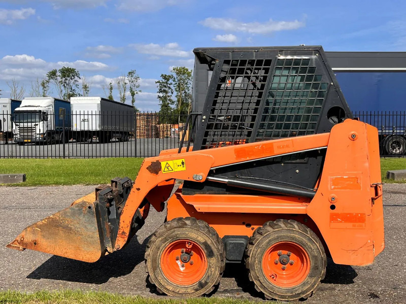 Bobcat S70 - Mini chargeuse: photos 2 Bobcat S70 - Mini chargeuse: photos 2