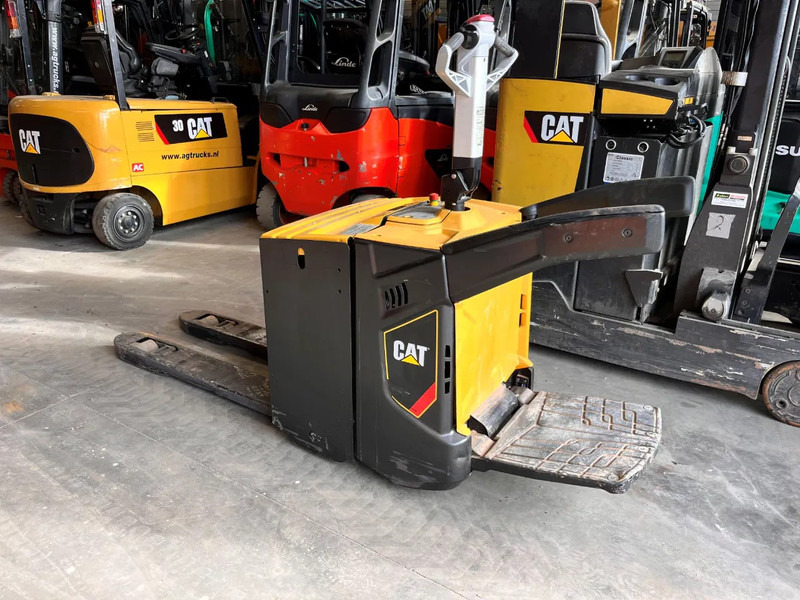 Caterpillar NPV20N2 - Transpalette: photos 2 Caterpillar NPV20N2 - Transpalette: photos 2