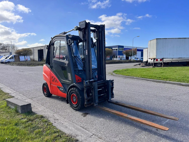 Linde H30T-02 - Chariot élévateur à gaz: photos 3 Linde H30T-02 - Chariot élévateur à gaz: photos 3