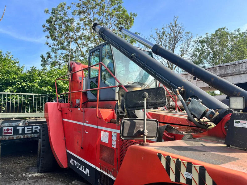 Terex Fantuzzi CS45KM FOR PARTS - Reach stacker: photos 4 Terex Fantuzzi CS45KM FOR PARTS - Reach stacker: photos 4