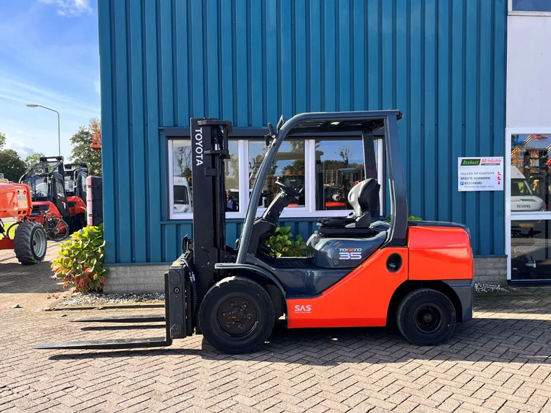 Toyota 52-8FDJF35 - Chariot élévateur diesel: photos 2 Toyota 52-8FDJF35 - Chariot élévateur diesel: photos 2