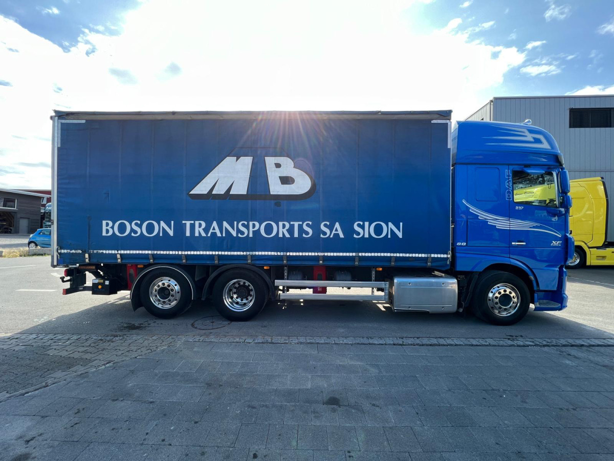DAF XF510 6x2 - Camion à rideaux coulissants: photos 4 DAF XF510 6x2 - Camion à rideaux coulissants: photos 4