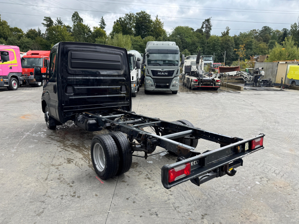 IVECO 35C21 Daily - Châssis cabine: photos 5 IVECO 35C21 Daily - Châssis cabine: photos 5
