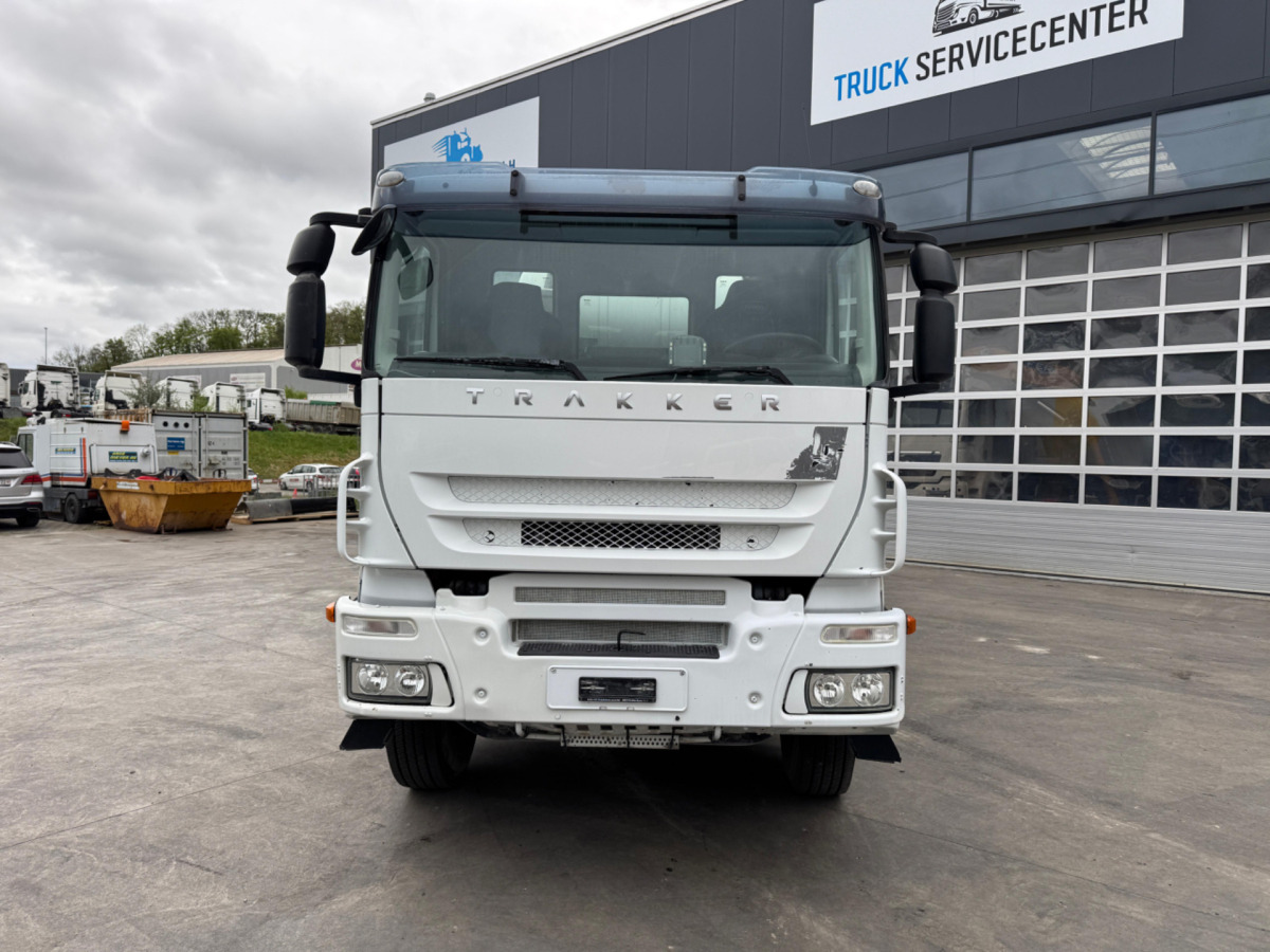 IVECO Trakker 450 8x4 (Liebherr 9m3 2018) - Camion malaxeur: photos 2 IVECO Trakker 450 8x4 (Liebherr 9m3 2018) - Camion malaxeur: photos 2