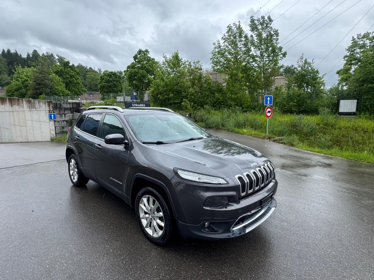 JEEP Cherokee 2.2 TD - Voiture à hayon: photos 2 JEEP Cherokee 2.2 TD - Voiture à hayon: photos 2