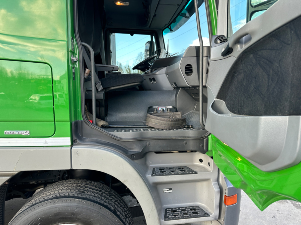 MERCEDES 2551 V8 6x2 Fassi 185-5 Bj.2020 - Camion benne, Camion grue: photos 4 MERCEDES 2551 V8 6x2 Fassi 185-5 Bj.2020 - Camion benne, Camion grue: photos 4