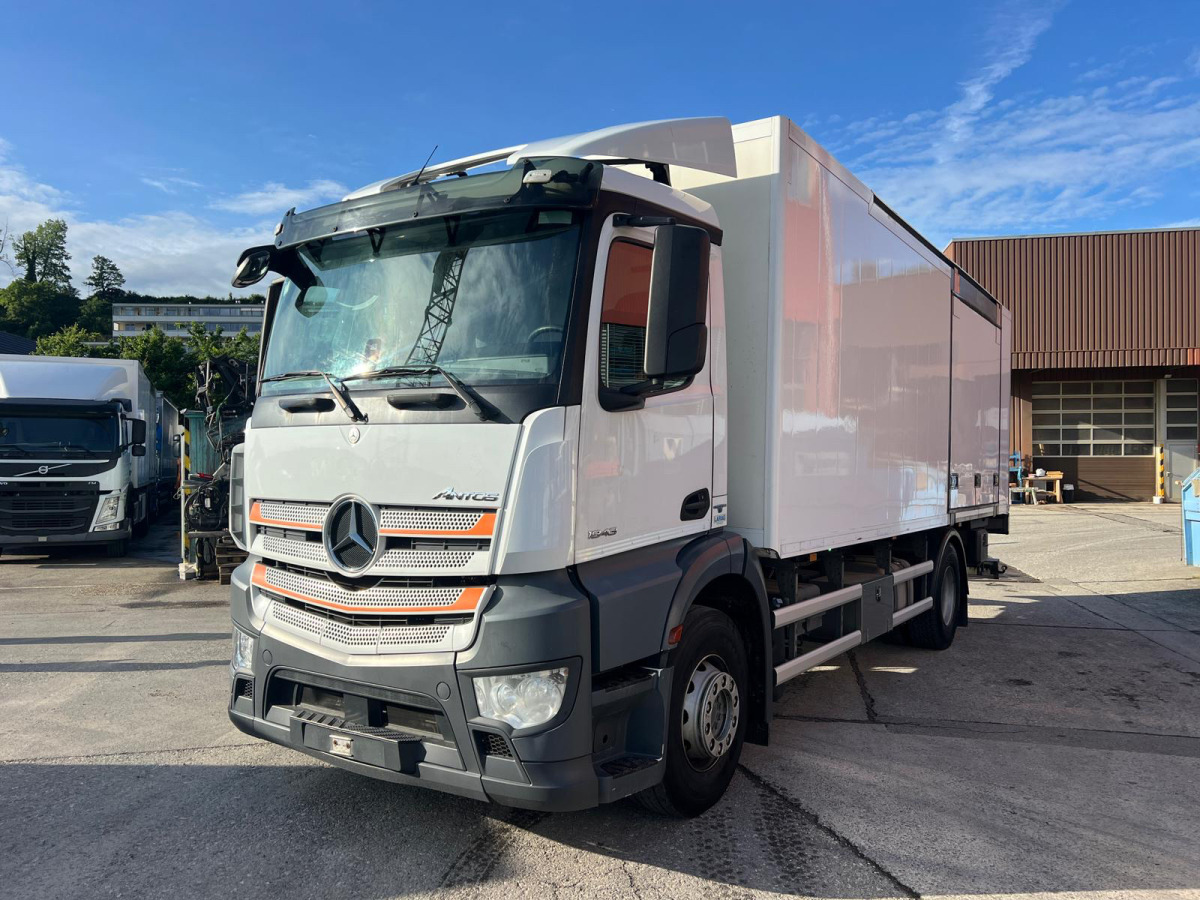 MERCEDES 4x Antos 1843 4x2 Kühler - Camion frigorifique: photos 1 MERCEDES 4x Antos 1843 4x2 Kühler - Camion frigorifique: photos 1