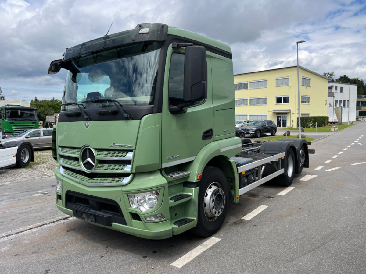 MERCEDES Actros 2543 6x2 - Châssis cabine: photos 1 MERCEDES Actros 2543 6x2 - Châssis cabine: photos 1
