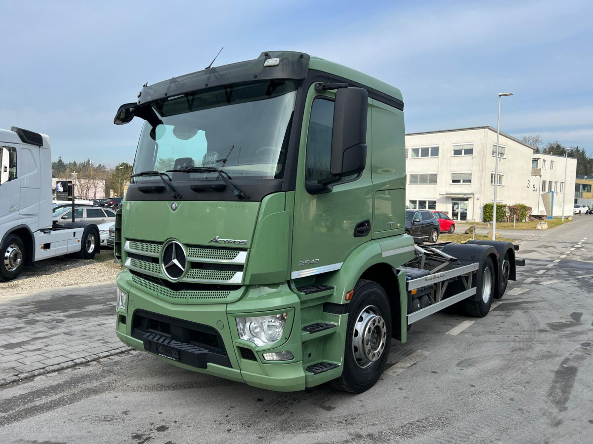 MERCEDES Actros 2543 6x2 - Châssis cabine: photos 1 MERCEDES Actros 2543 6x2 - Châssis cabine: photos 1