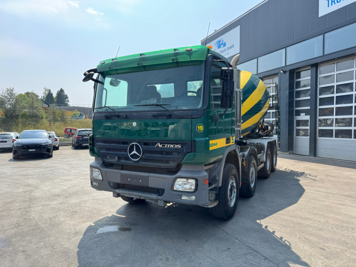 MERCEDES Actros 3244 8x4 Liebherr 9m3 - Camion malaxeur: photos 1 MERCEDES Actros 3244 8x4 Liebherr 9m3 - Camion malaxeur: photos 1