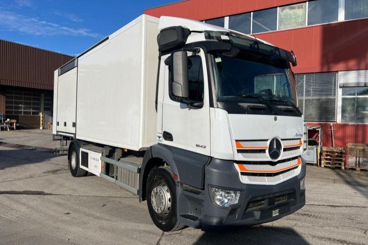 Mercedes-Benz 4x Antos 1843 4x2 Kühler - Camion frigorifique: photos 3 Mercedes-Benz 4x Antos 1843 4x2 Kühler - Camion frigorifique: photos 3