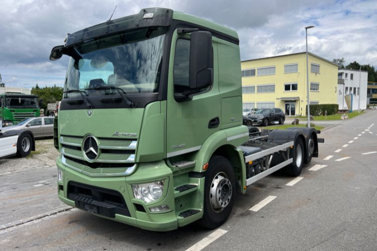Mercedes-Benz Actros 2543 6x2 - Châssis cabine: photos 1 Mercedes-Benz Actros 2543 6x2 - Châssis cabine: photos 1