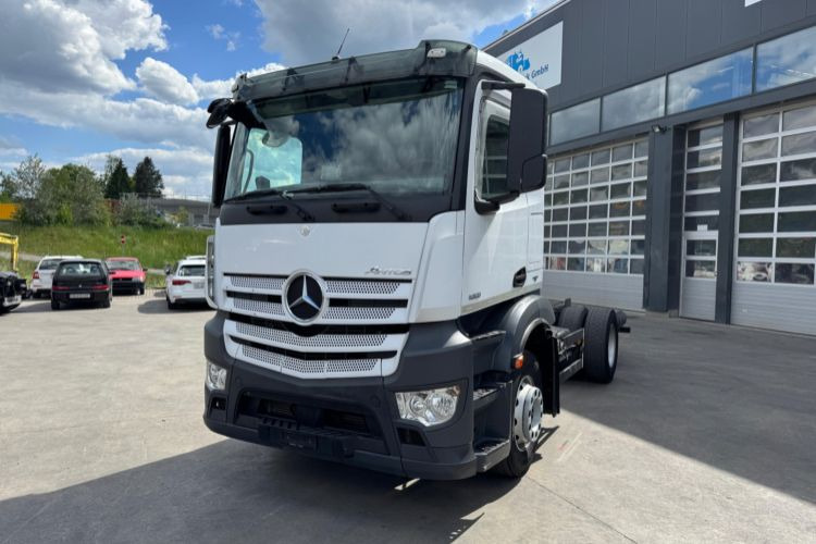 Mercedes-Benz Antos 1851 4x2 - Châssis cabine: photos 1 Mercedes-Benz Antos 1851 4x2 - Châssis cabine: photos 1