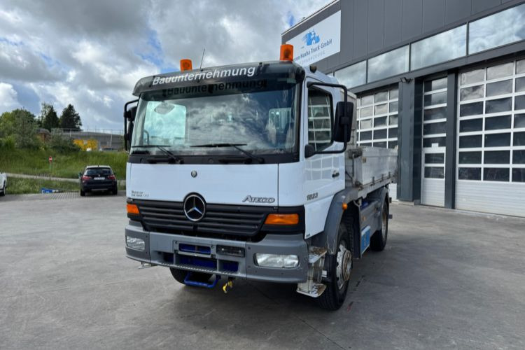 Mercedes-Benz Atego 1523 4x4 3S Kipper - Camion benne: photos 2 Mercedes-Benz Atego 1523 4x4 3S Kipper - Camion benne: photos 2