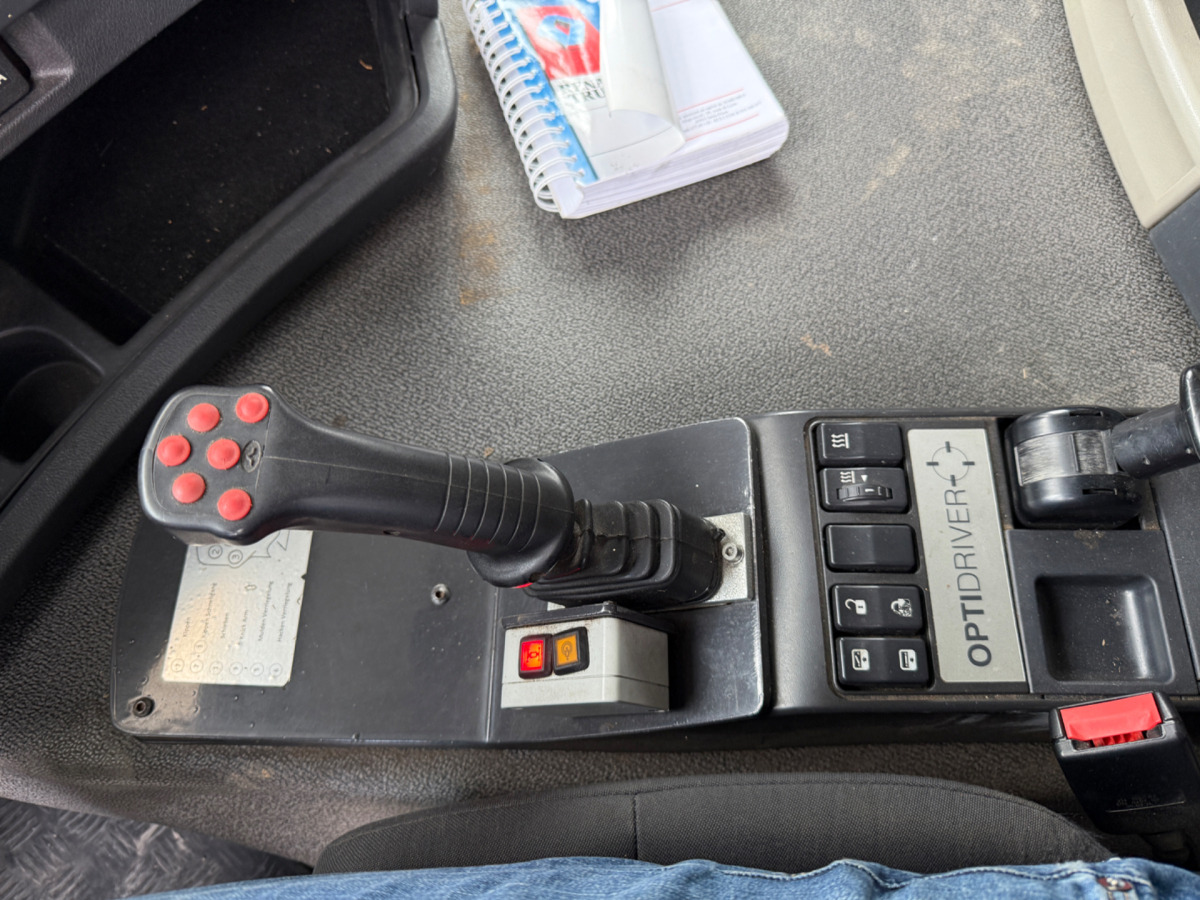 Camion ampliroll RENAULT Lander 8x2 Retarder Lift-&Lenkachse: photos 16