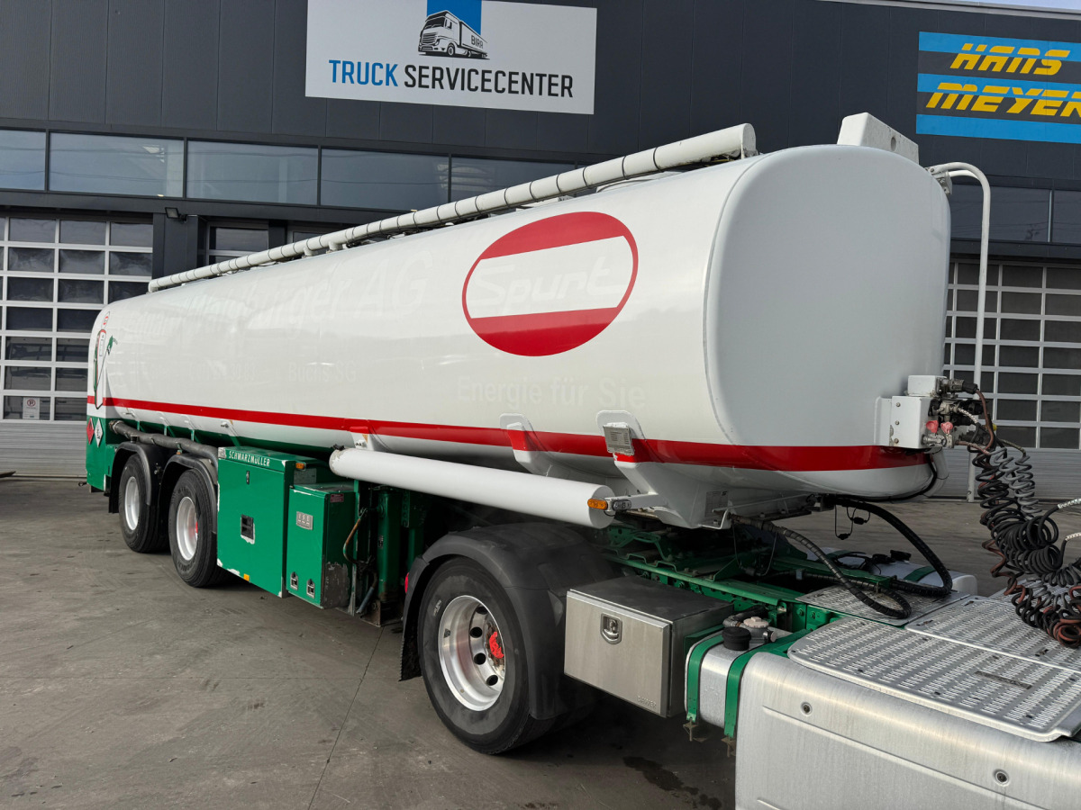 SCHWARZMÜLLER Tank 32'770L 3 Kammern - Semi-remorque citerne: photos 2 SCHWARZMÜLLER Tank 32'770L 3 Kammern - Semi-remorque citerne: photos 2