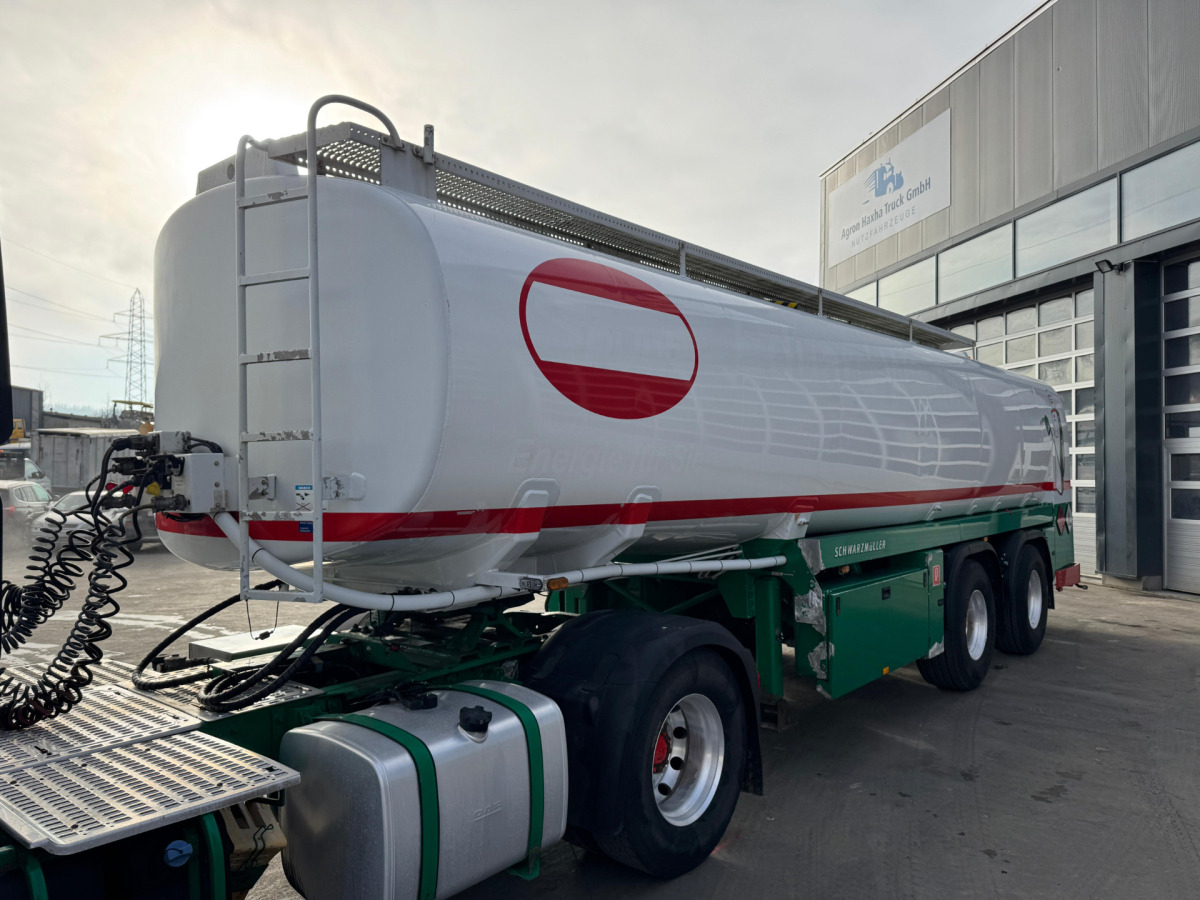SCHWARZMÜLLER Tank 32'770L 3 Kammern - Semi-remorque citerne: photos 1 SCHWARZMÜLLER Tank 32'770L 3 Kammern - Semi-remorque citerne: photos 1