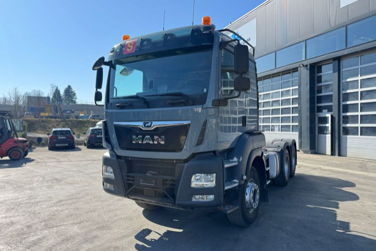 MAN TGS 33.500 6x4 Hydraulik - Tracteur routier: photos 1 MAN TGS 33.500 6x4 Hydraulik - Tracteur routier: photos 1