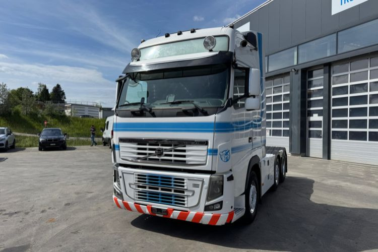 Volvo FH16-750 6x2 - Tracteur routier: photos 1 Volvo FH16-750 6x2 - Tracteur routier: photos 1