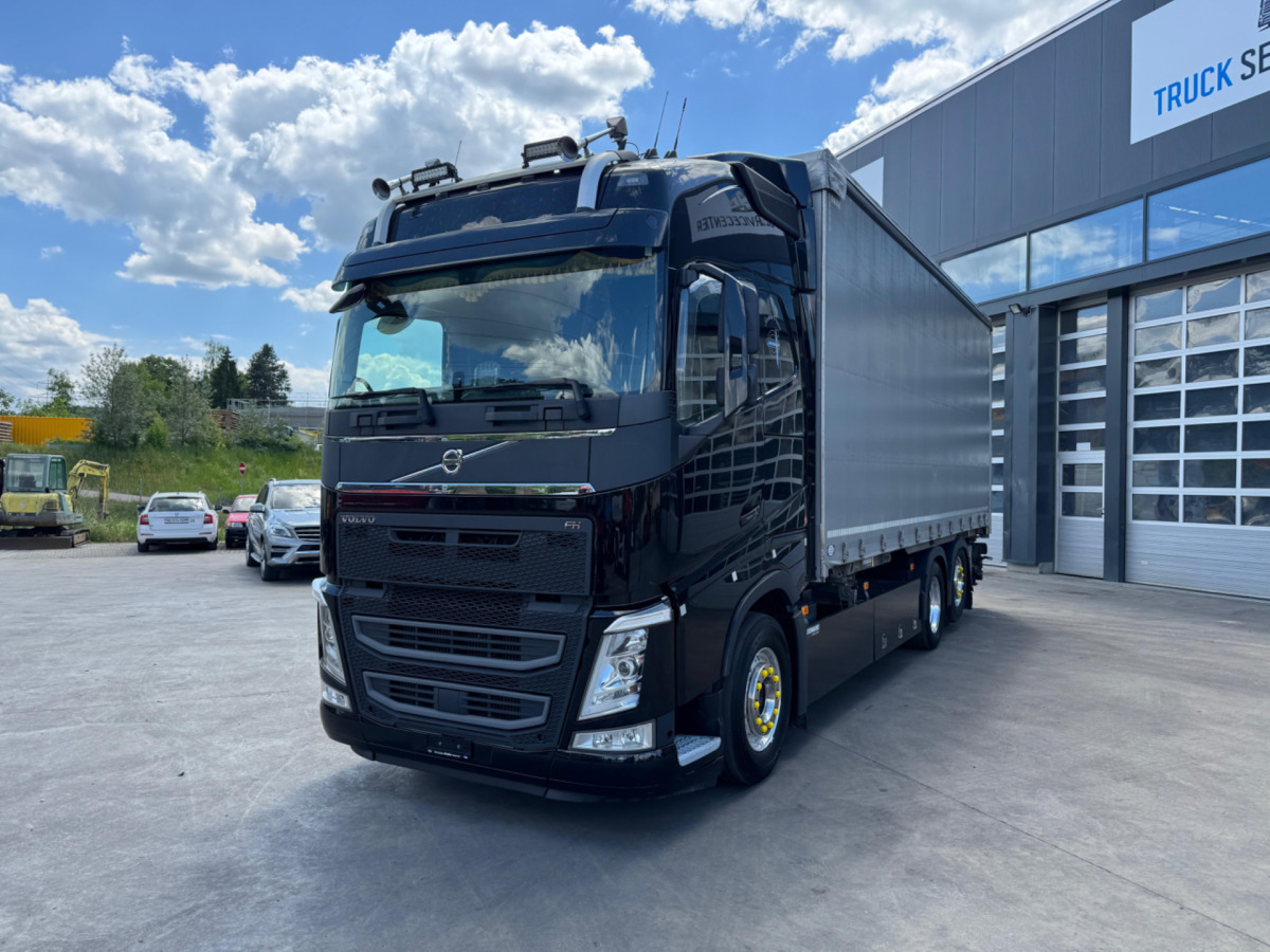 VOLVO FH-540 6x2 - Camion à rideaux coulissants: photos 1 VOLVO FH-540 6x2 - Camion à rideaux coulissants: photos 1