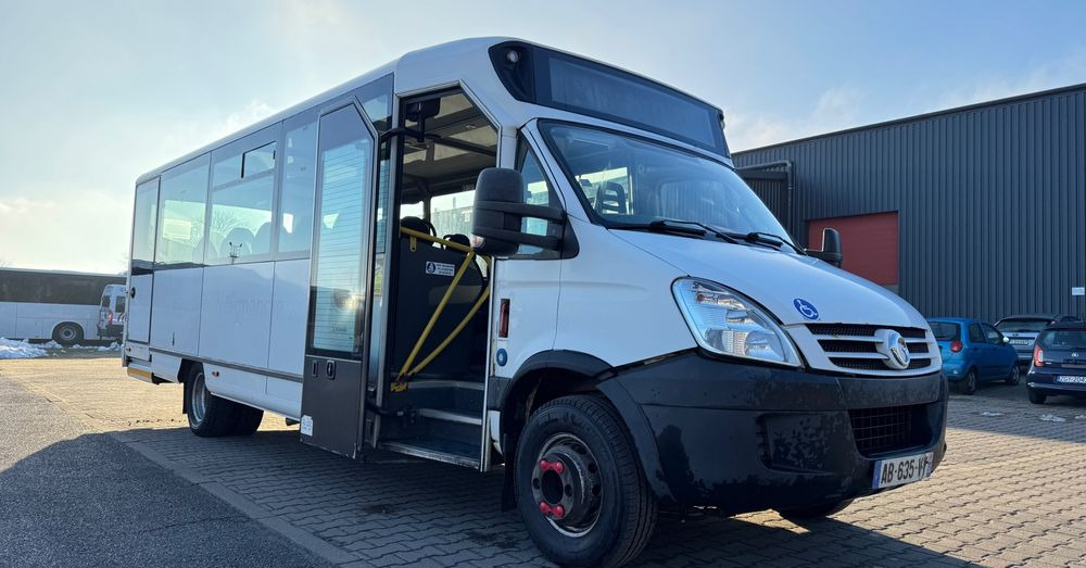 Iveco Aptineo / mała klima / 28 miejsc / winda / CENA: 67500 zł netto - Minibus, Transport de personnes: photos 1 Iveco Aptineo / mała klima / 28 miejsc / winda / CENA: 67500 zł netto - Minibus, Transport de personnes: photos 1