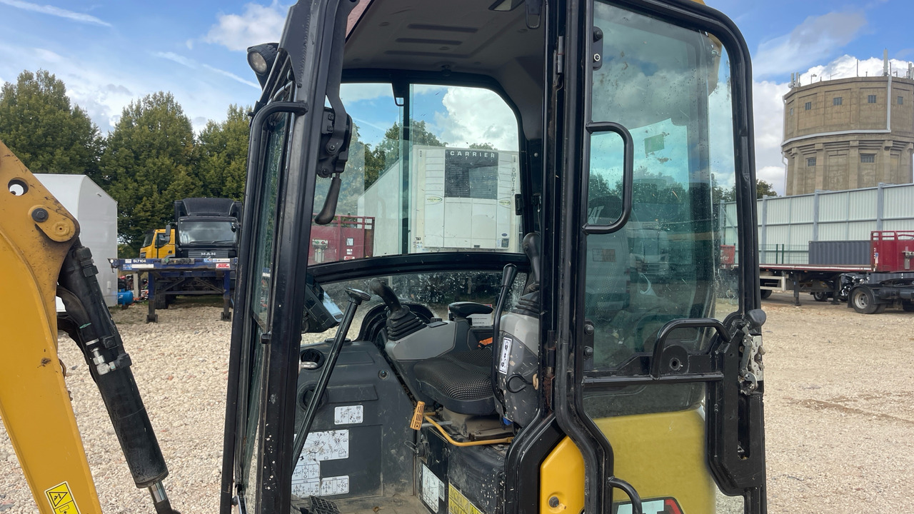 CATERPILLAR 301.6 - Mini pelle: photos 5 CATERPILLAR 301.6 - Mini pelle: photos 5