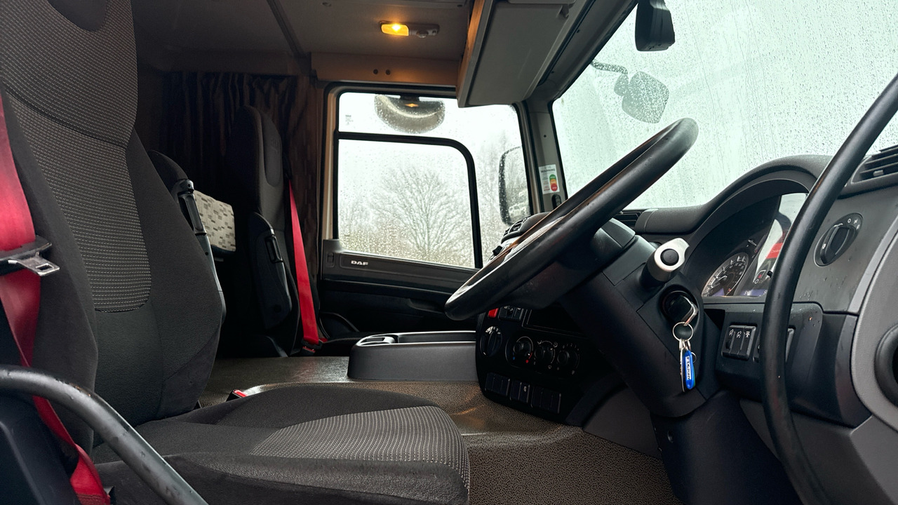 DAF CF 230 - Camion à rideaux coulissants: photos 5 DAF CF 230 - Camion à rideaux coulissants: photos 5