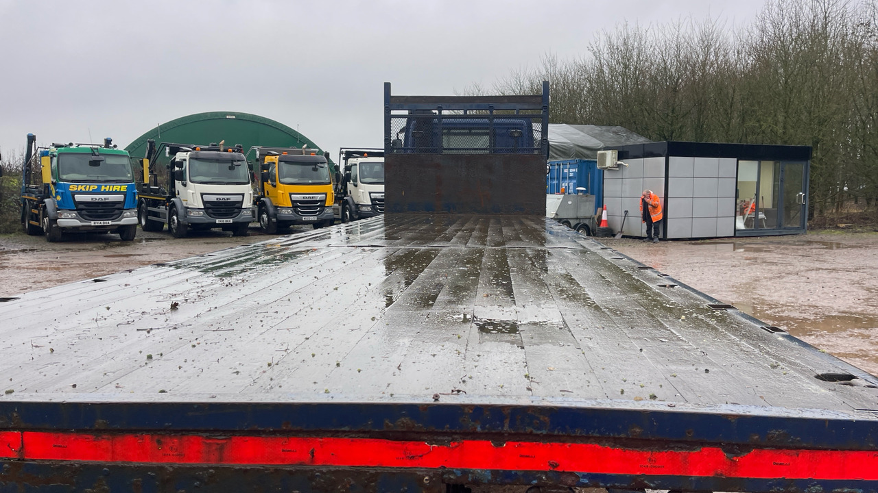 Camion plateau DAF CF 330: photos 14