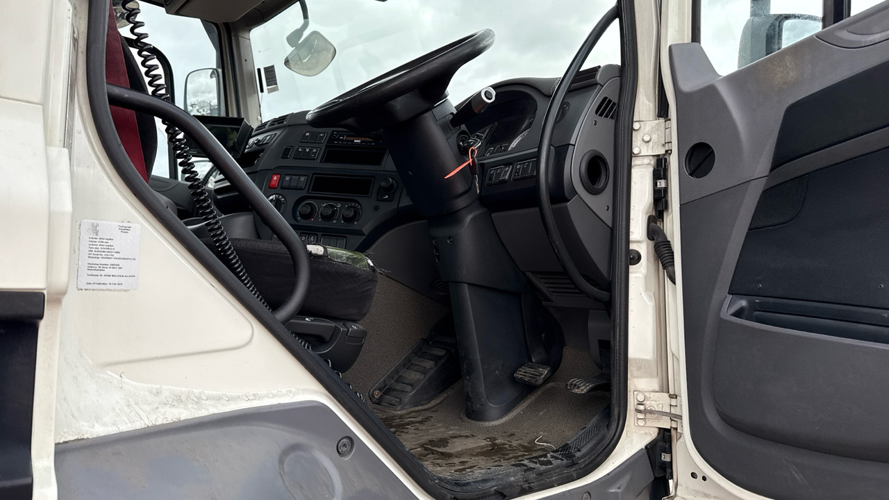 DAF CF 330 - Camion plateau: photos 5 DAF CF 330 - Camion plateau: photos 5