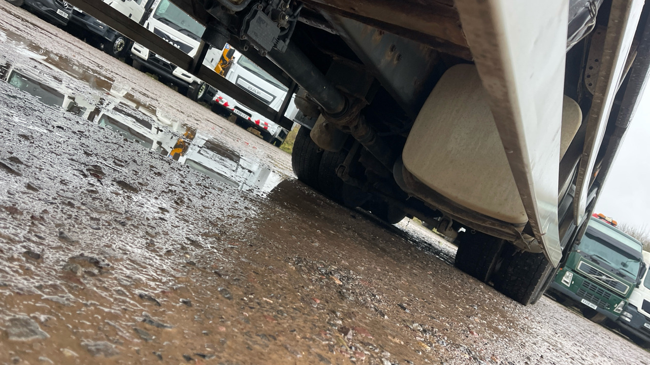 Camion plateau DAF CF 330: photos 13