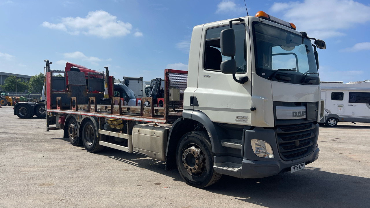 DAF CF 330 - Camion plateau: photos 1 DAF CF 330 - Camion plateau: photos 1