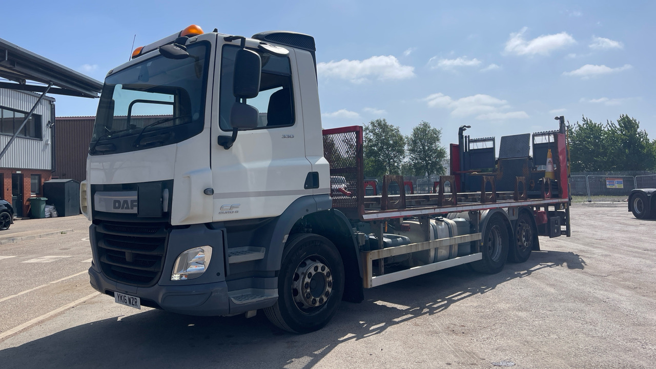 DAF CF 330 - Camion plateau: photos 2 DAF CF 330 - Camion plateau: photos 2