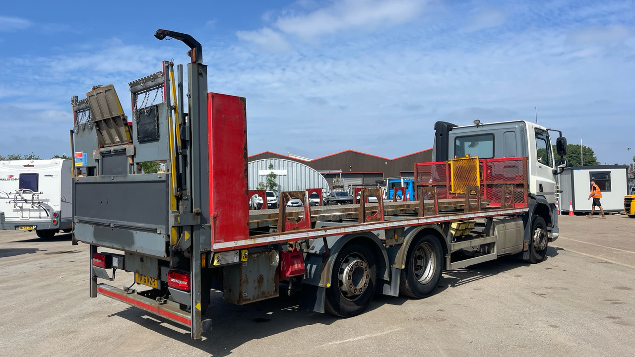DAF CF 330 - Camion plateau: photos 4 DAF CF 330 - Camion plateau: photos 4