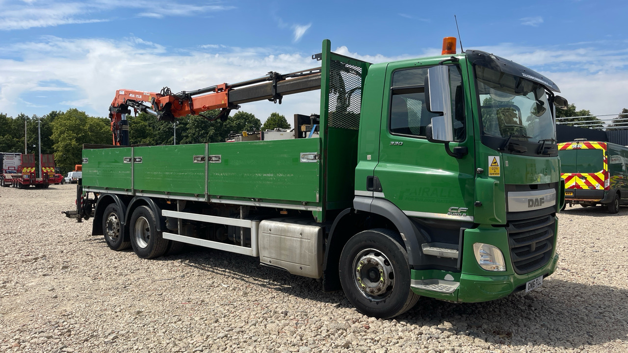 DAF CF 330 - Camion plateau, Camion grue: photos 1 DAF CF 330 - Camion plateau, Camion grue: photos 1