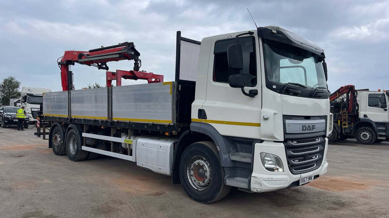 DAF CF 370 - Camion plateau, Camion grue: photos 1 DAF CF 370 - Camion plateau, Camion grue: photos 1