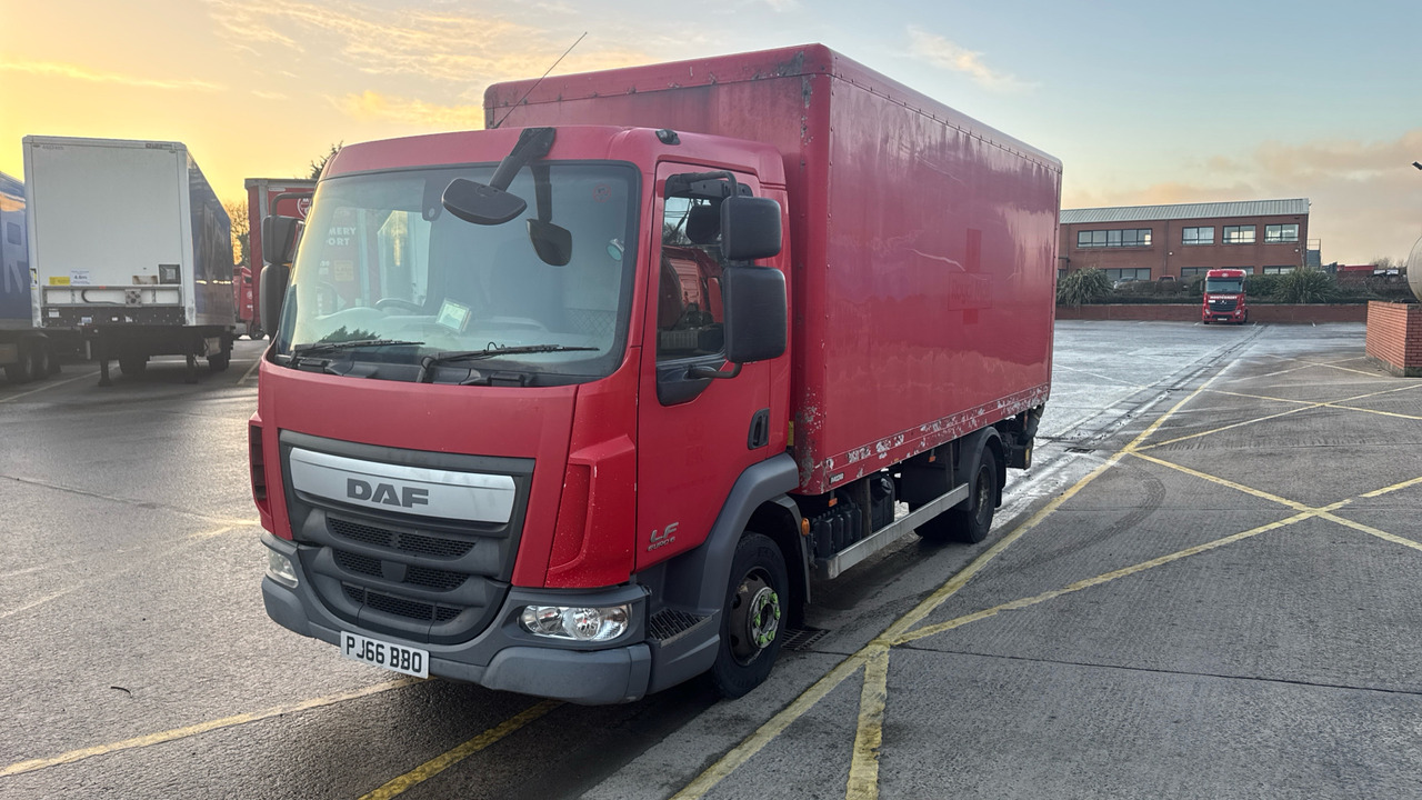 DAF LF 150 - Camion fourgon: photos 2 DAF LF 150 - Camion fourgon: photos 2