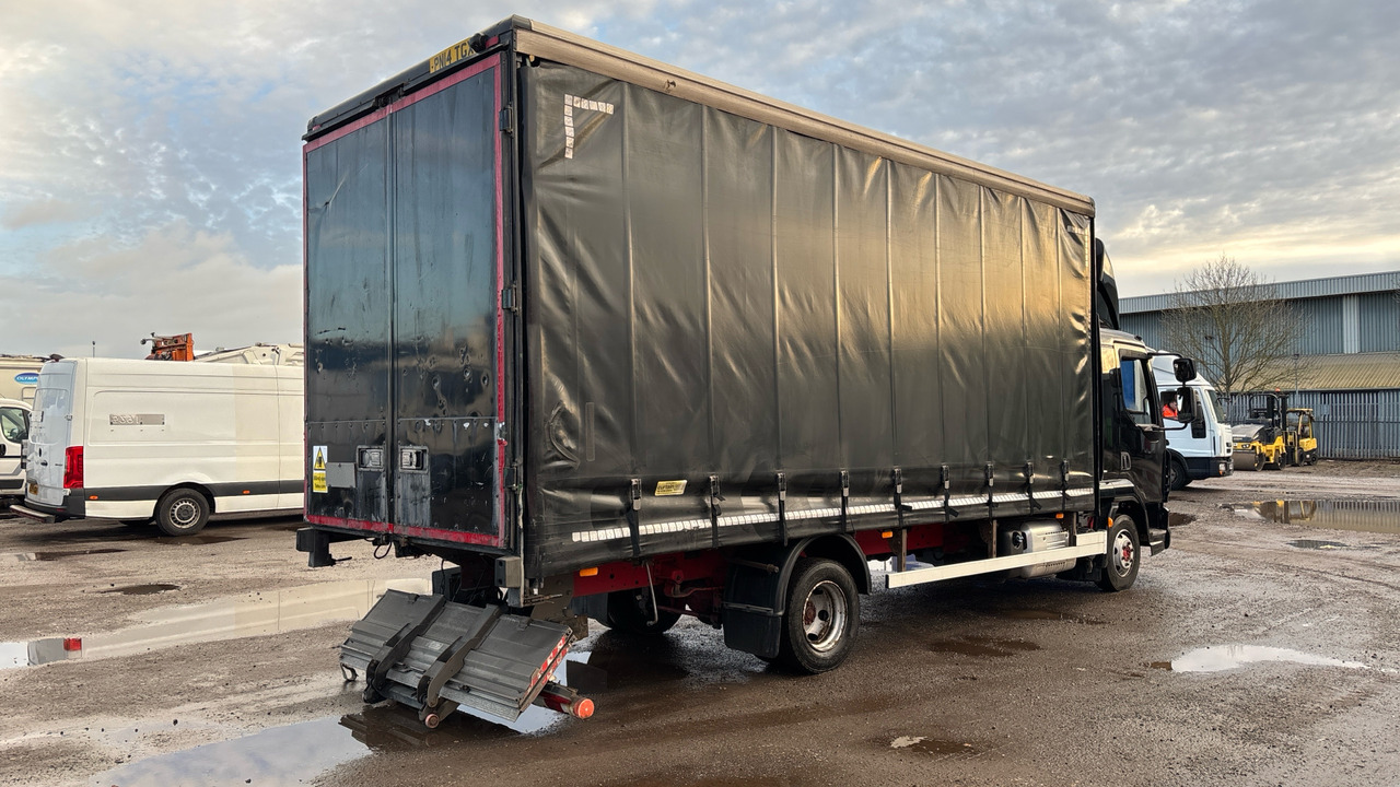 DAF LF 150 - Camion à rideaux coulissants: photos 4 DAF LF 150 - Camion à rideaux coulissants: photos 4