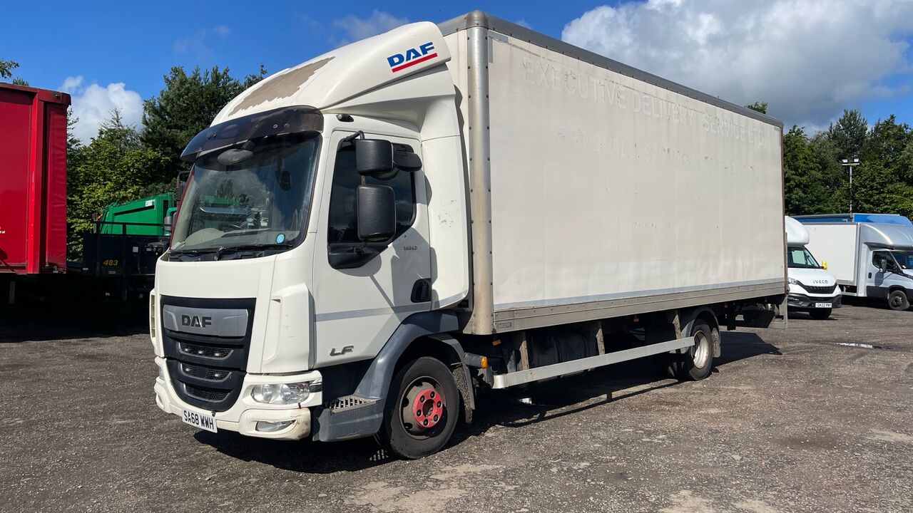 DAF LF 180 - Camion fourgon: photos 2 DAF LF 180 - Camion fourgon: photos 2