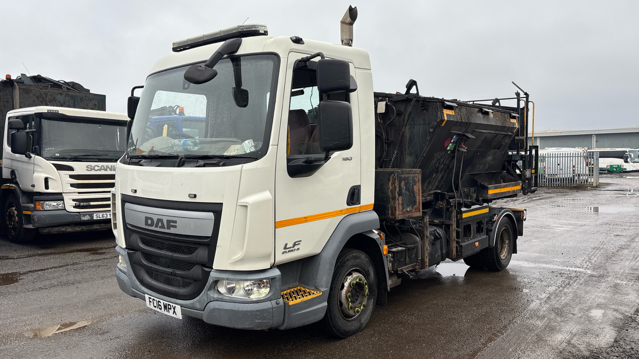 DAF LF 180 - Travaux routiers: photos 2 DAF LF 180 - Travaux routiers: photos 2