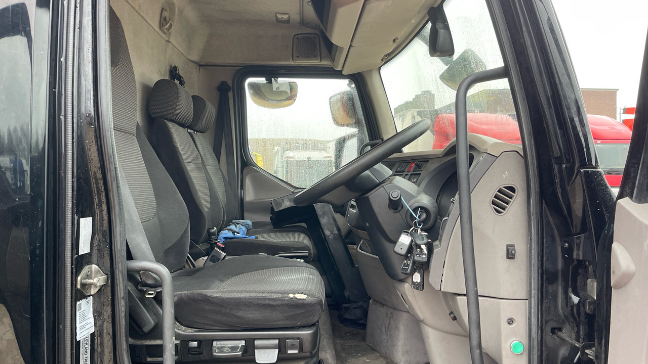 DAF LF 180 - Camion fourgon: photos 5 DAF LF 180 - Camion fourgon: photos 5