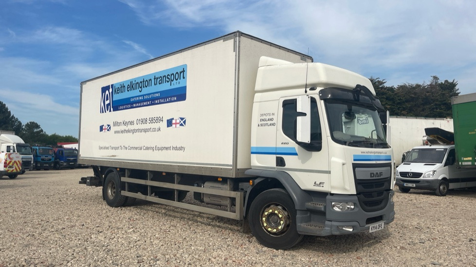 DAF LF 220 EURO 6 18 TONNE - Camion fourgon: photos 1 DAF LF 220 EURO 6 18 TONNE - Camion fourgon: photos 1