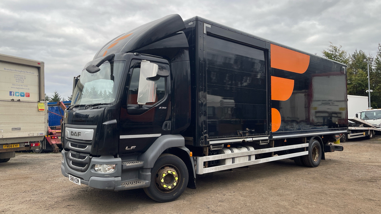 DAF LF 230 - Camion fourgon: photos 2 DAF LF 230 - Camion fourgon: photos 2