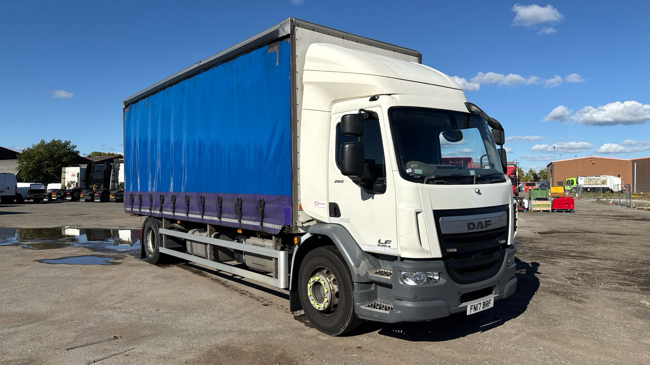 DAF LF 260 - Utilitaire double cabine: photos 1 DAF LF 260 - Utilitaire double cabine: photos 1