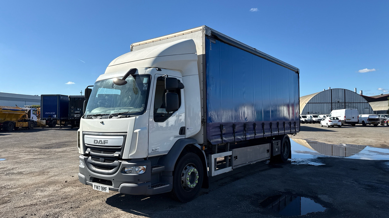 DAF LF 260 - Utilitaire double cabine: photos 2 DAF LF 260 - Utilitaire double cabine: photos 2