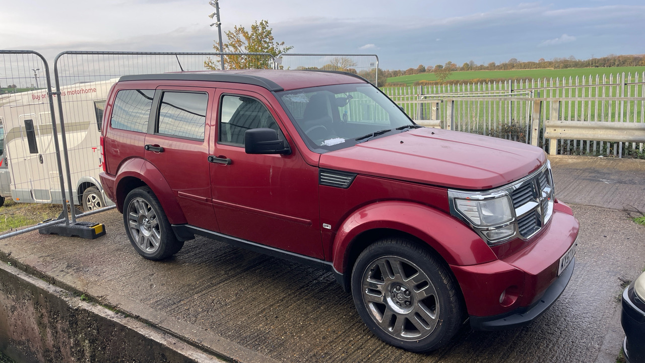 DODGE NITRO SXT - Voiture break: photos 2 DODGE NITRO SXT - Voiture break: photos 2