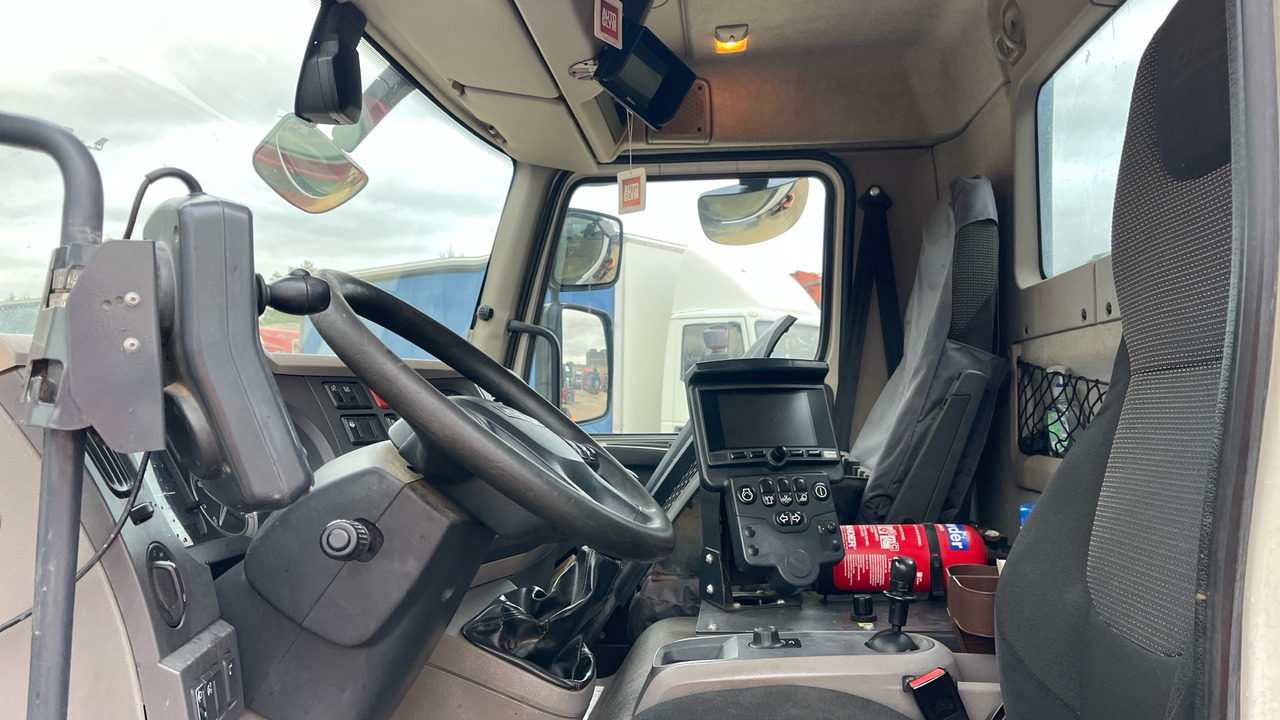 Daf LF 220 - Balayeuse de voirie: photos 5 Daf LF 220 - Balayeuse de voirie: photos 5