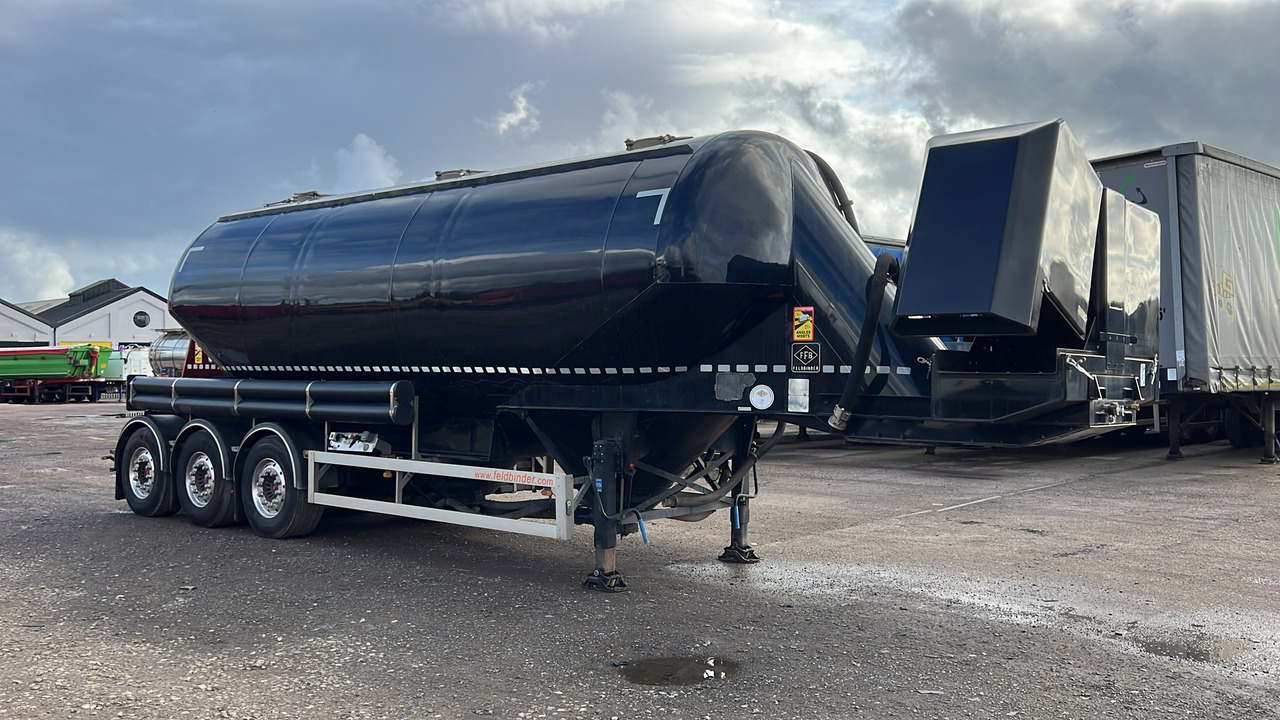 FELDBINDER POWDER TANKER - Semi-remorque citerne: photos 1 FELDBINDER POWDER TANKER - Semi-remorque citerne: photos 1