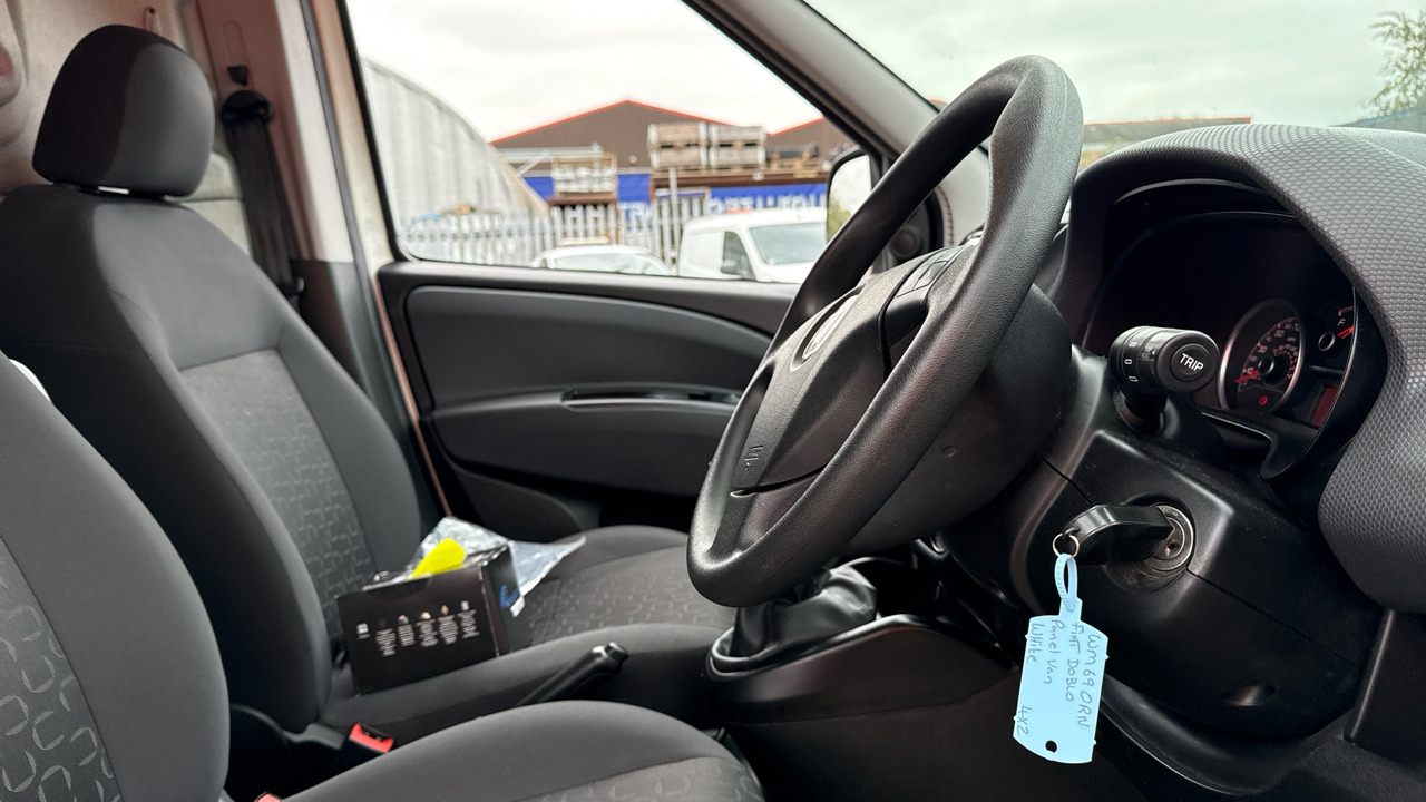 FIAT DOBLO 1.3 Multijet 95 - Fourgonnette: photos 5 FIAT DOBLO 1.3 Multijet 95 - Fourgonnette: photos 5